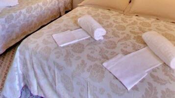 1 chambre, coffres-forts dans les chambres, bureau, Wi-Fi gratuit