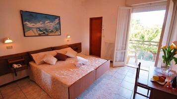 1 Schlafzimmer, Zimmersafe, Schreibtisch, kostenloses WLAN