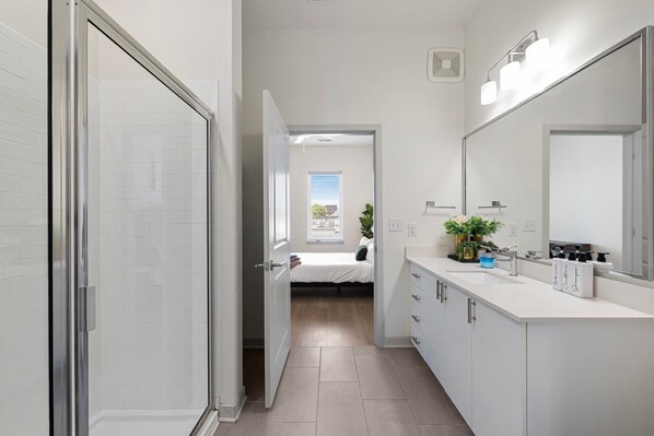 2 chambres, bureau, fer et planche à repasser, Wi-Fi