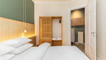 City Apartment | 3 bedrooms, hypo-allergenic bedding, free WiFi, bed sheets