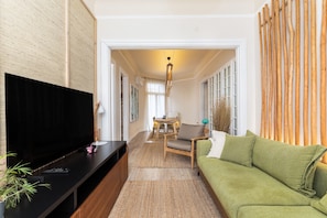 City Apartment | Living area