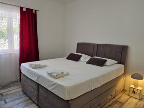 Appartamento (Three Bedroom Apartment with terrace ) | 3 camere, culle/letti per bambini (a pagamento)