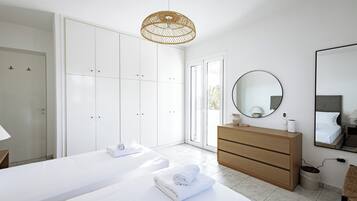 4 bedrooms, in-room safe, iron/ironing board, travel crib