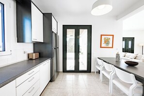 Kühlschrank, Ofen, Herdplatte, Geschirrspüler