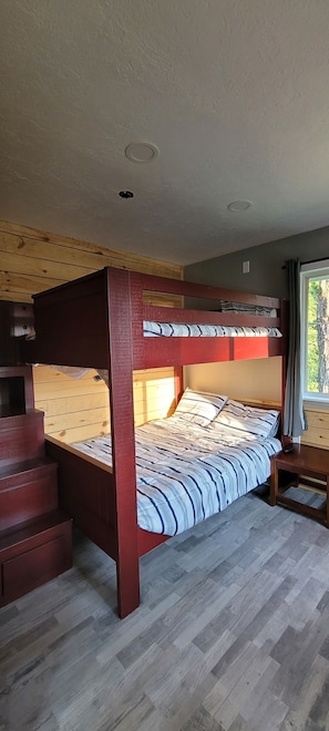 3 bedrooms, WiFi, bed sheets