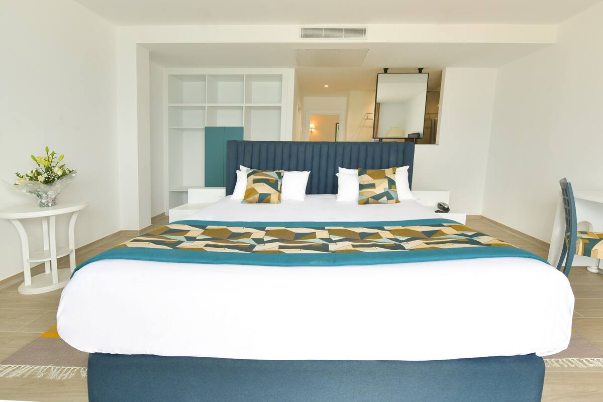 Minibar, in-room safe, blackout curtains, soundproofing
