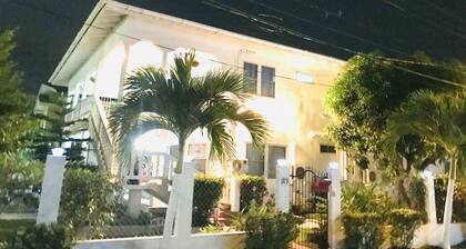 HCeas guest bedroom- close to beaches