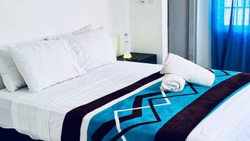 1 quarto, escrivaninha, ferros/tábuas de passar roupa, Wi-Fi de cortesia