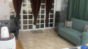 1 bedroom, desk, iron/ironing board, free WiFi