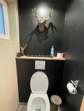 Towels, soap, toilet paper - Villa Spacieuse Avec Piscine et Jacuzzi (Méricourt)