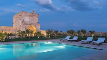 Seasonal outdoor pool, sun loungers