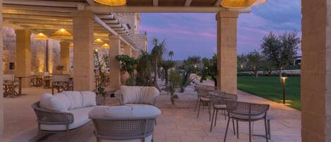 Bar à beira da piscina