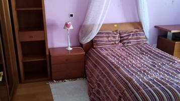 1 quarto, acesso à internet