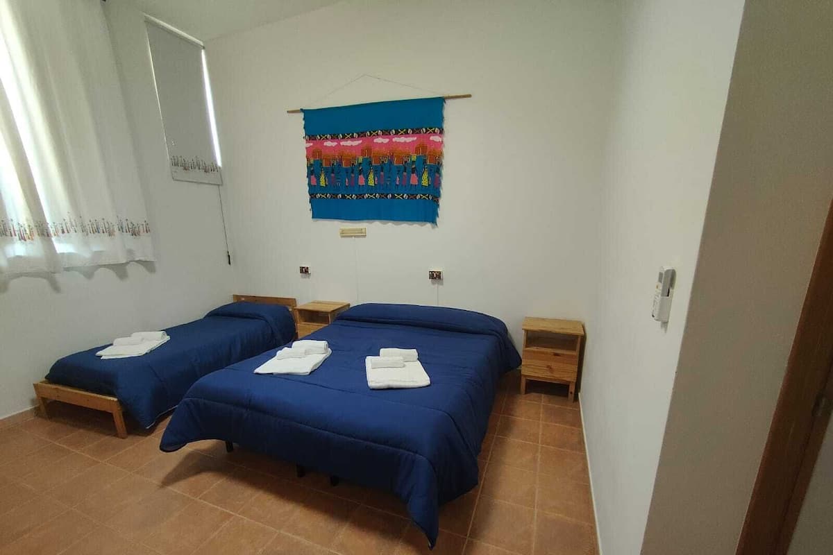 Habitación triple | 1 dormitorio, ropa de cama hipoalergénica, decoración individual