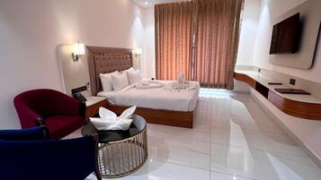 Ropa de cama de alta calidad, minibar, escritorio y wifi gratis