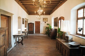 Interior entrance - Ansitz Zinnenberg (Appiano Sulla Strada del Vino)