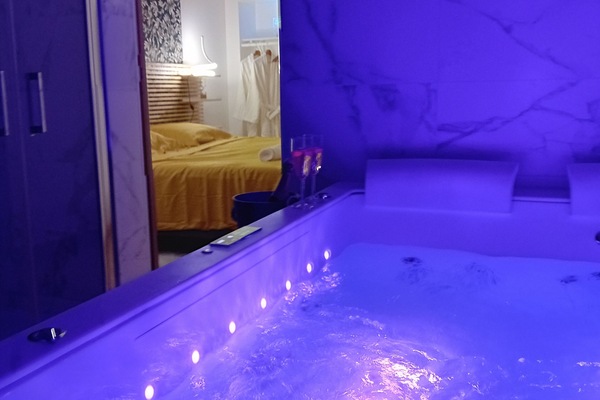 1 chambre, fer et planche Ă repasser, Wi-Fi, draps fournis