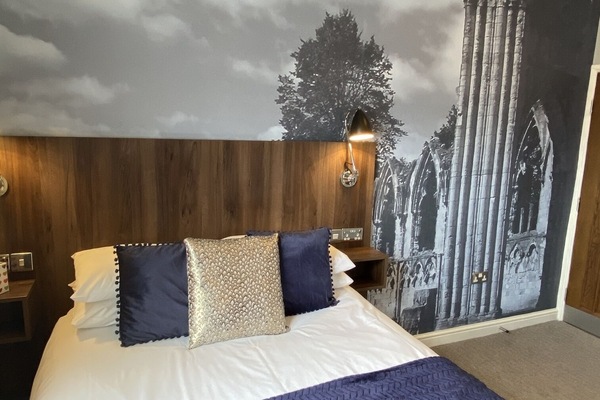 Standard Double Room, Ensuite | Desk, iron/ironing board (on request), WiFi (free)
