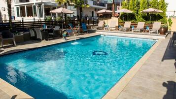 Außenpool (je nach Saison geöffnet)