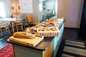 Frokostbuffé hver dag (NOK 156 per person)