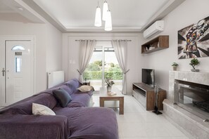 Exclusive Villa | Living room