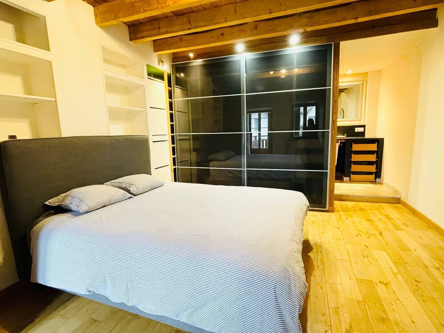 3 chambres, bureau, fer et planche à repasser, Wi-Fi gratuit