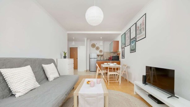 Living area - Comfortable Apartment | Balcony | Close to the Center (Warszawa)