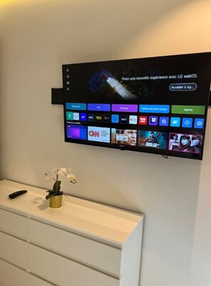 Interior - Appartement + 1 Studio Élégant en Plein Centre (Dar-el-Beida)