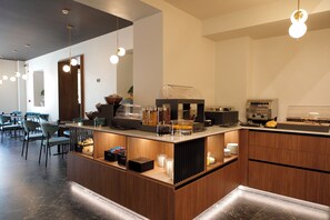 Free daily buffet breakfast  - Hotel Namia by Dori (Bardolino)