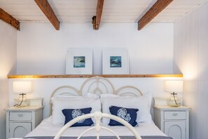 3 kamar tidur dan didekorasi berbeda-beda