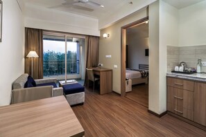 Deluxe Suite | Living area