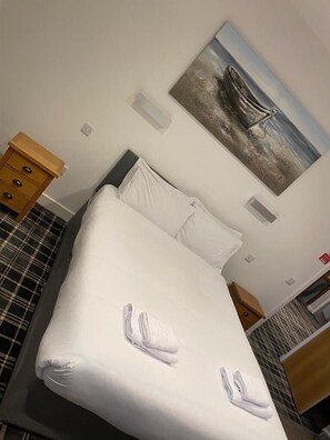 Desk, free WiFi, bed sheets