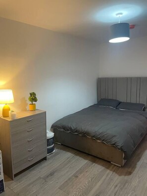 Room - Stylish 1-bed Apartment in Leeds (Leeds)