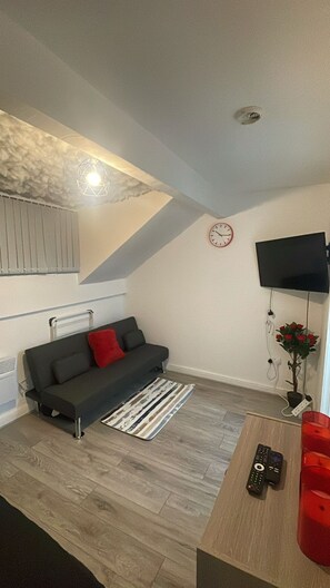 Living area - Remarkable 1-bed Apartment in Leeds (Leeds)