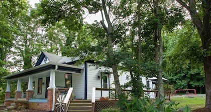 The Shabby Chic Studio - Cute 1-Bedroom Close to UNC!