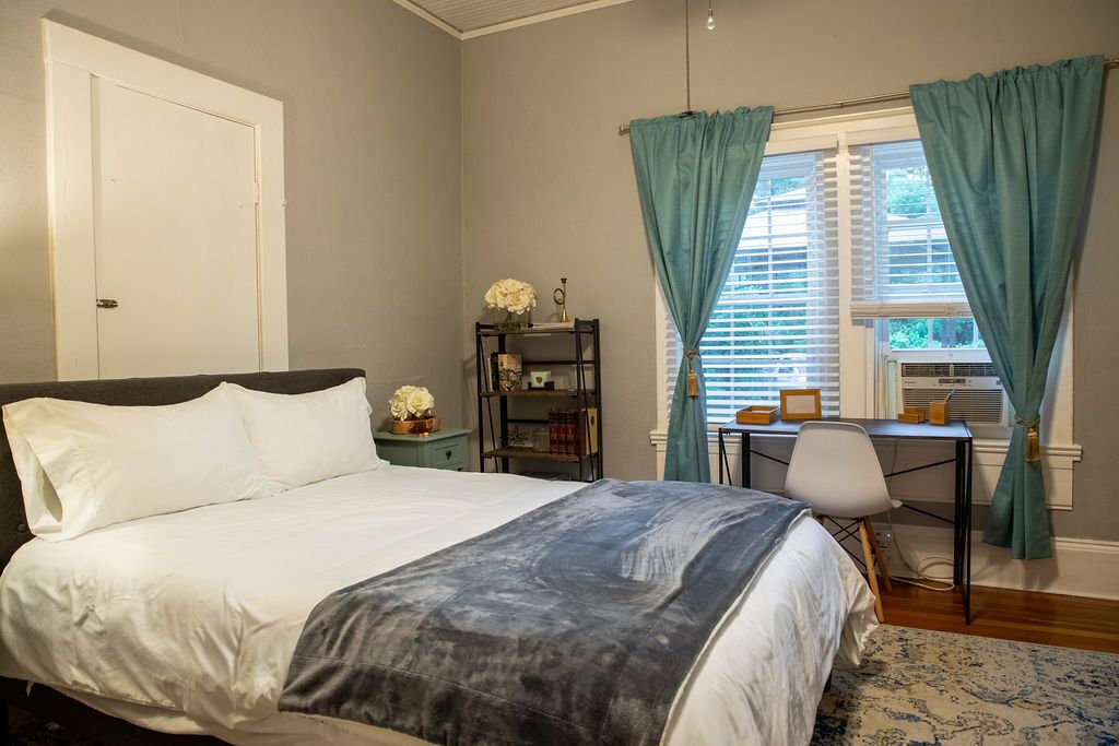 1 chambre, bureau, fer et planche à repasser, Wi-Fi