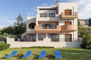 Exterior - Three-Bedroom Apartment with amazing sea view (Kournas)