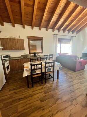 Electric kettle - Casas rurales 4 valles (Matallana)