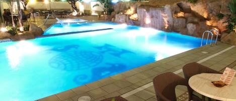 Piscina a l'aire lliure de temporada