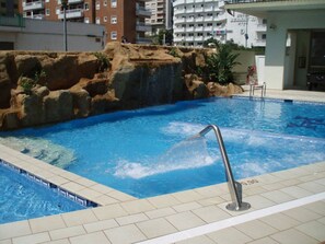 Seasonal outdoor pool - Terramar (Calella)