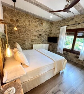 Standard Double Room, 1 Bedroom, Pets allowed, Pool View | Premium bedding, iron/ironing board, free WiFi, bed sheets - La Lolita (Sant Marti Vell)