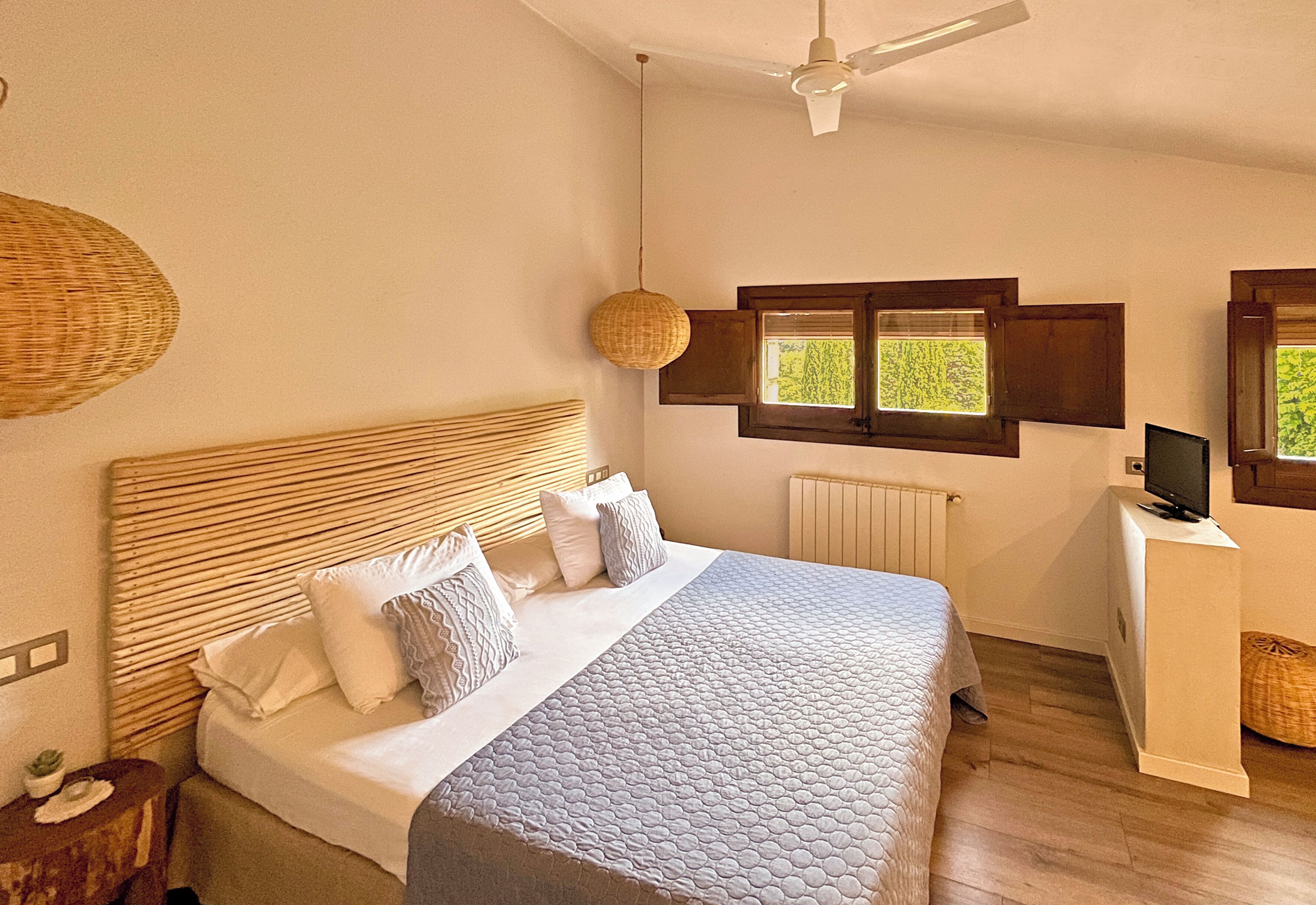 高級雙人房 | 高級寢具、熨斗/熨衣板、免費無線上網、床單