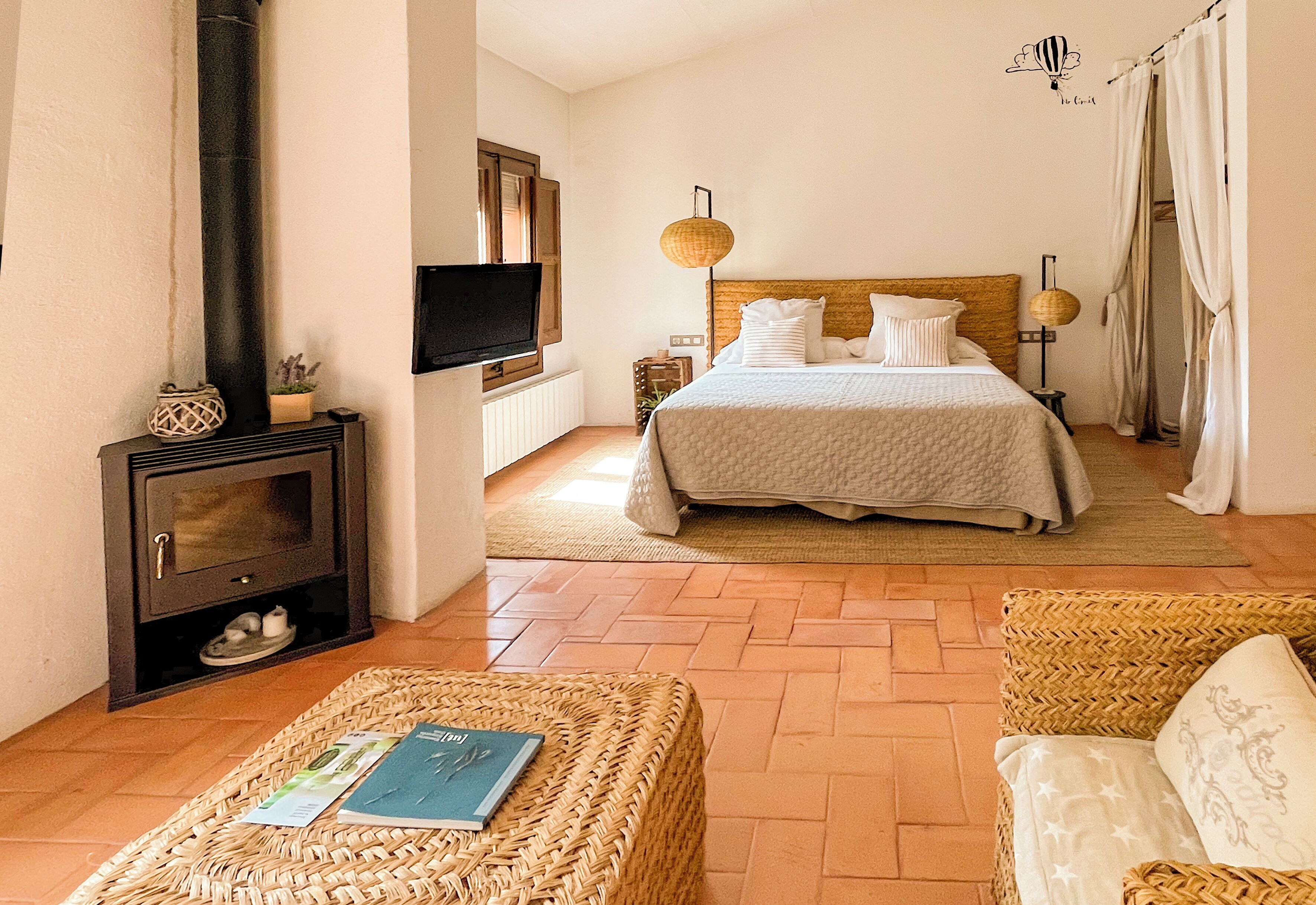 Habitació doble superior | Roba de llit d'alta qualitat, planxa i posts de planxar i wifi gratuïta 