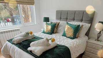 Apartment | 3 bedrooms, iron/ironing board, free WiFi, bed sheets