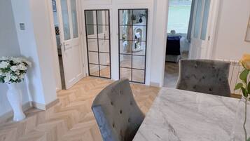 Apartment | Bathroom | Shower, hair dryer, towels