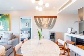 Apartament, 2 dormitoris | Servei de restauració