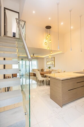 Apartment, 2 Bedrooms | Private kitchen