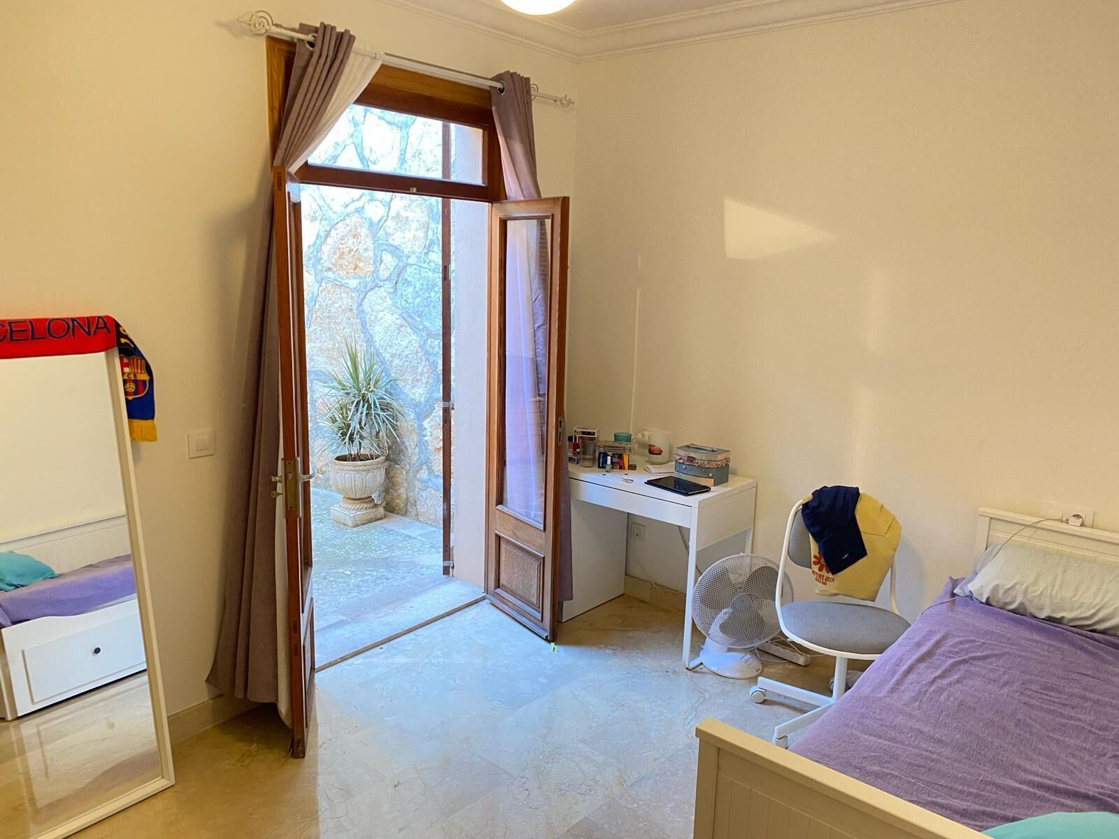 4 slaapkamers, een strijkplank/strijkijzer, wifi, beddengoed