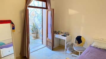 4 slaapkamers, een strijkplank/strijkijzer, wifi, beddengoed