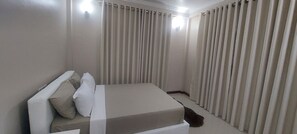 2 多间卧室、熨斗/熨衣板、旅行婴儿床、WiFi